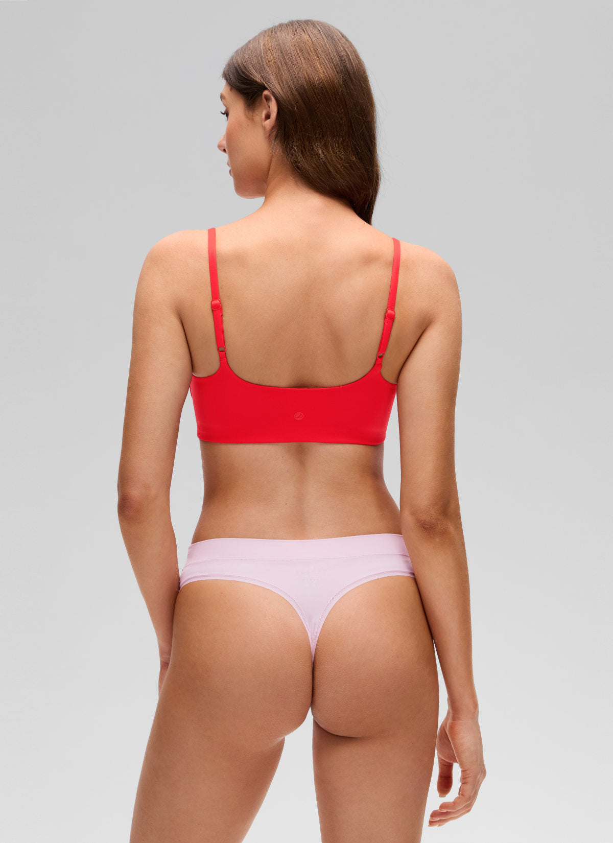 CRZ YOGA Women's Softhold Casual V Neck Mold Spaghetti Strap Bralette Deep Red @model_info:Gelye