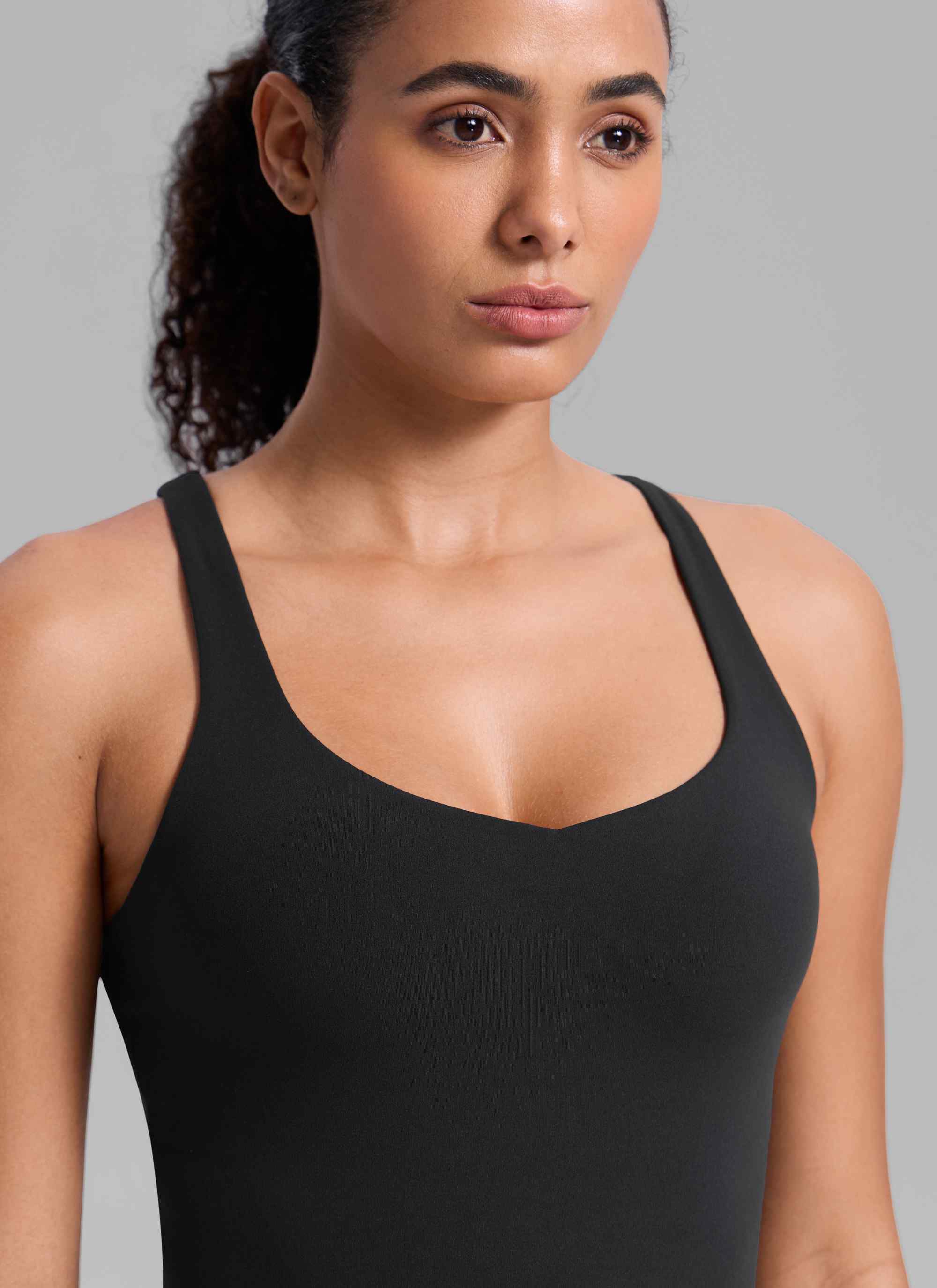 CRZ YOGA Women's Butterlift Workout V Neck Racerback Built in Bra Tank Black
