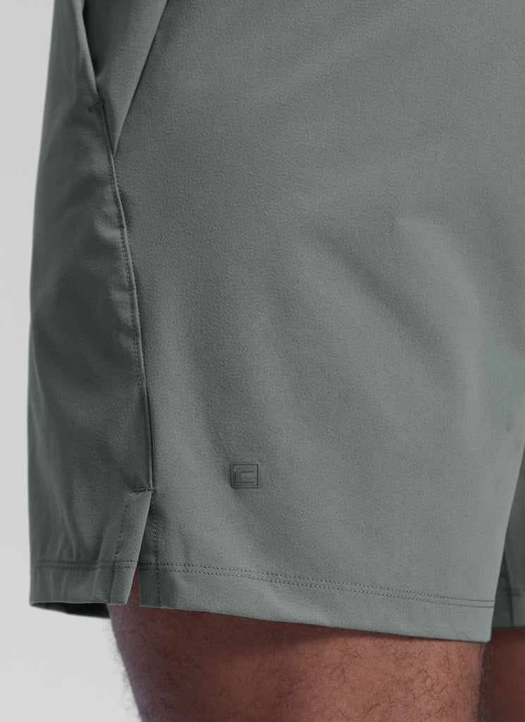 CRZ YOGA Men's Workout Classic FIt Quick Dry Pocket Shorts  7" Milky White