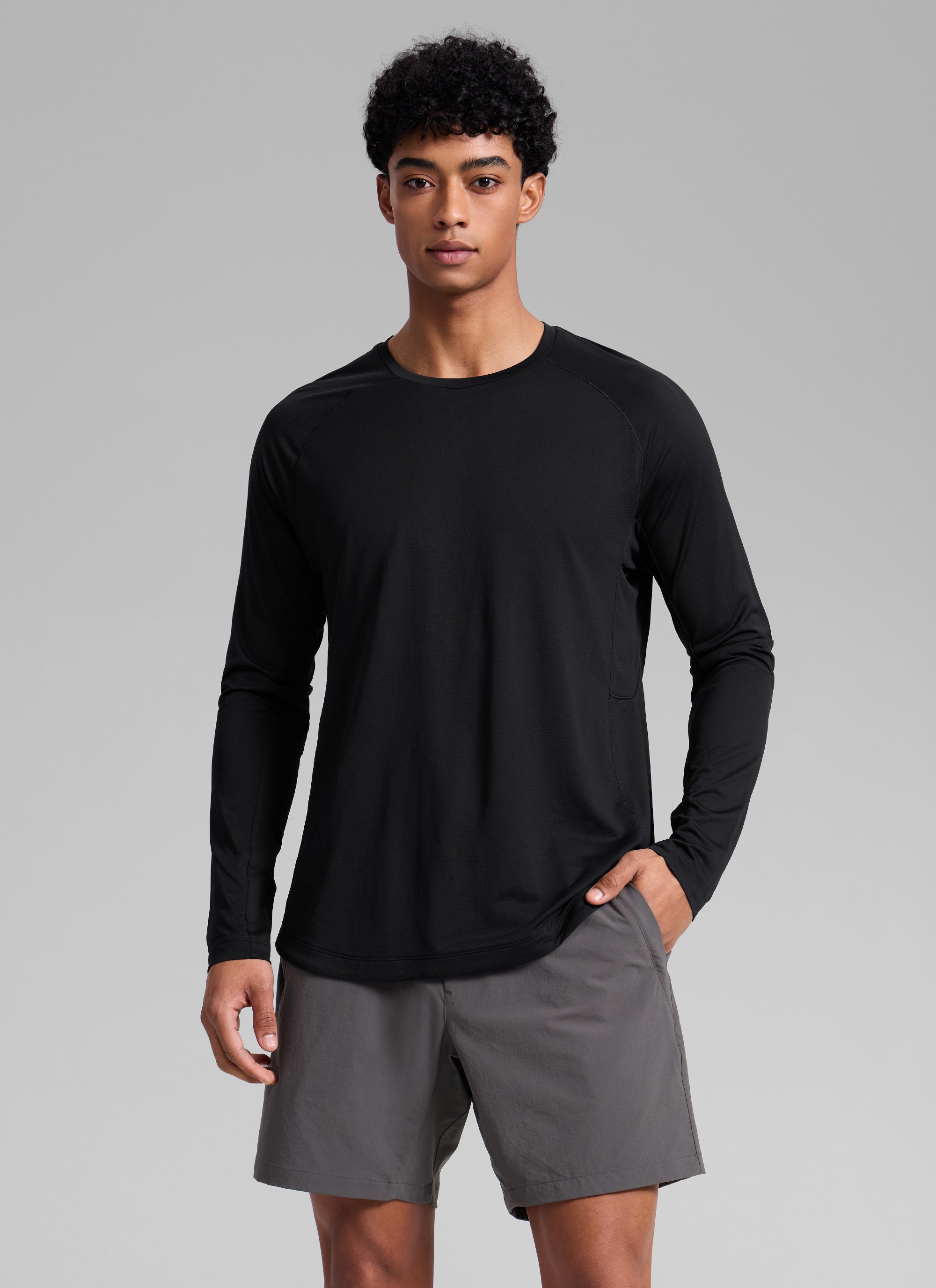 CRZ YOGA Men's Train Slim Fit Lightweight Rounded Scallop Long Sleeves Light Gray Heather