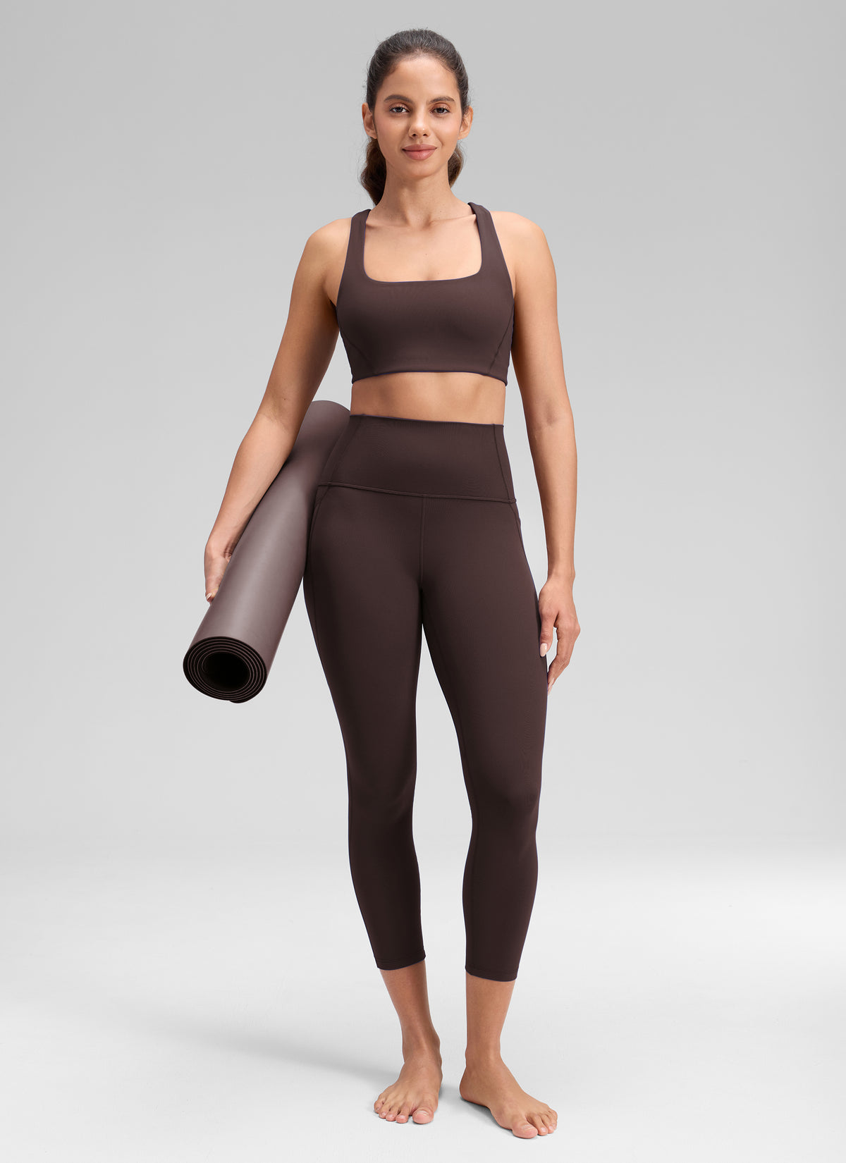 CRZ YOGA Womens Butterluxe High Waist Pockets Capri Leggings 23'' Hot Fudge Brown @model_info:Dany