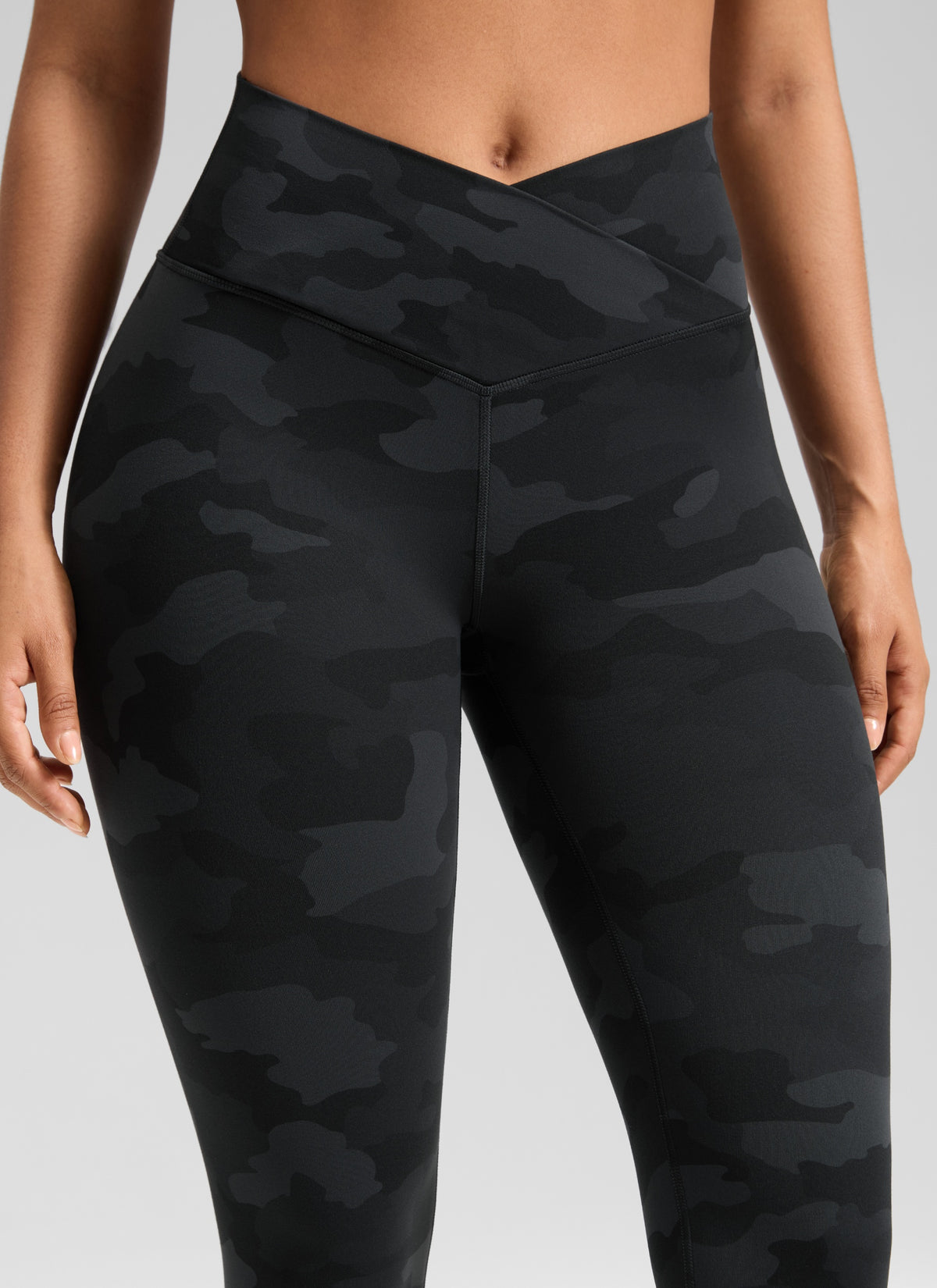 CRZ YOGA Women's High Rise Butterluxe Yoga Leggings 25'' V Cross Waist Dark Grey Camouflage 2 @model_info:Carol