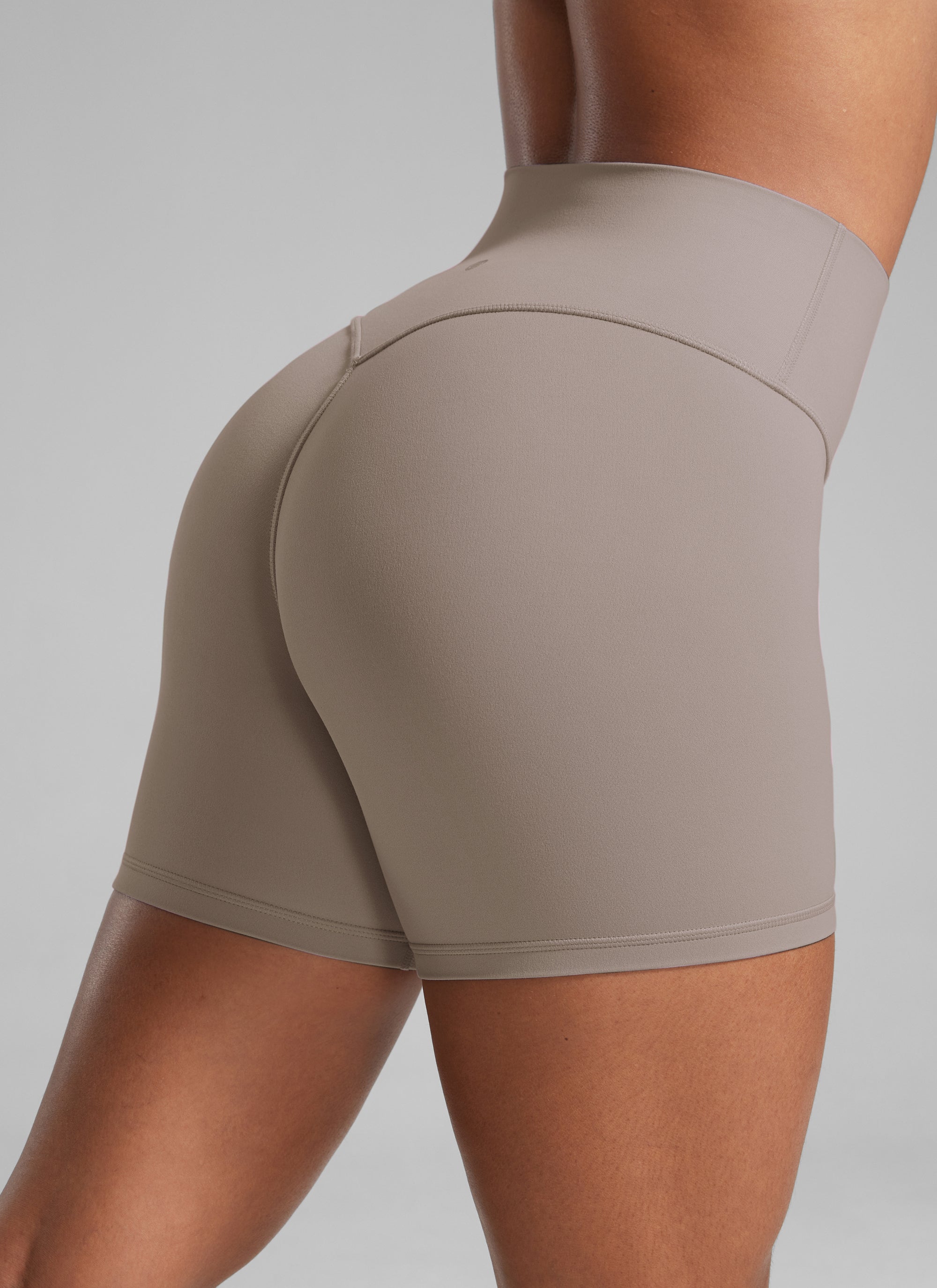 CRZ YOGA Womens Butterlift Scrunch Butt Atheletic Workout Biker Shorts Creamy Latte