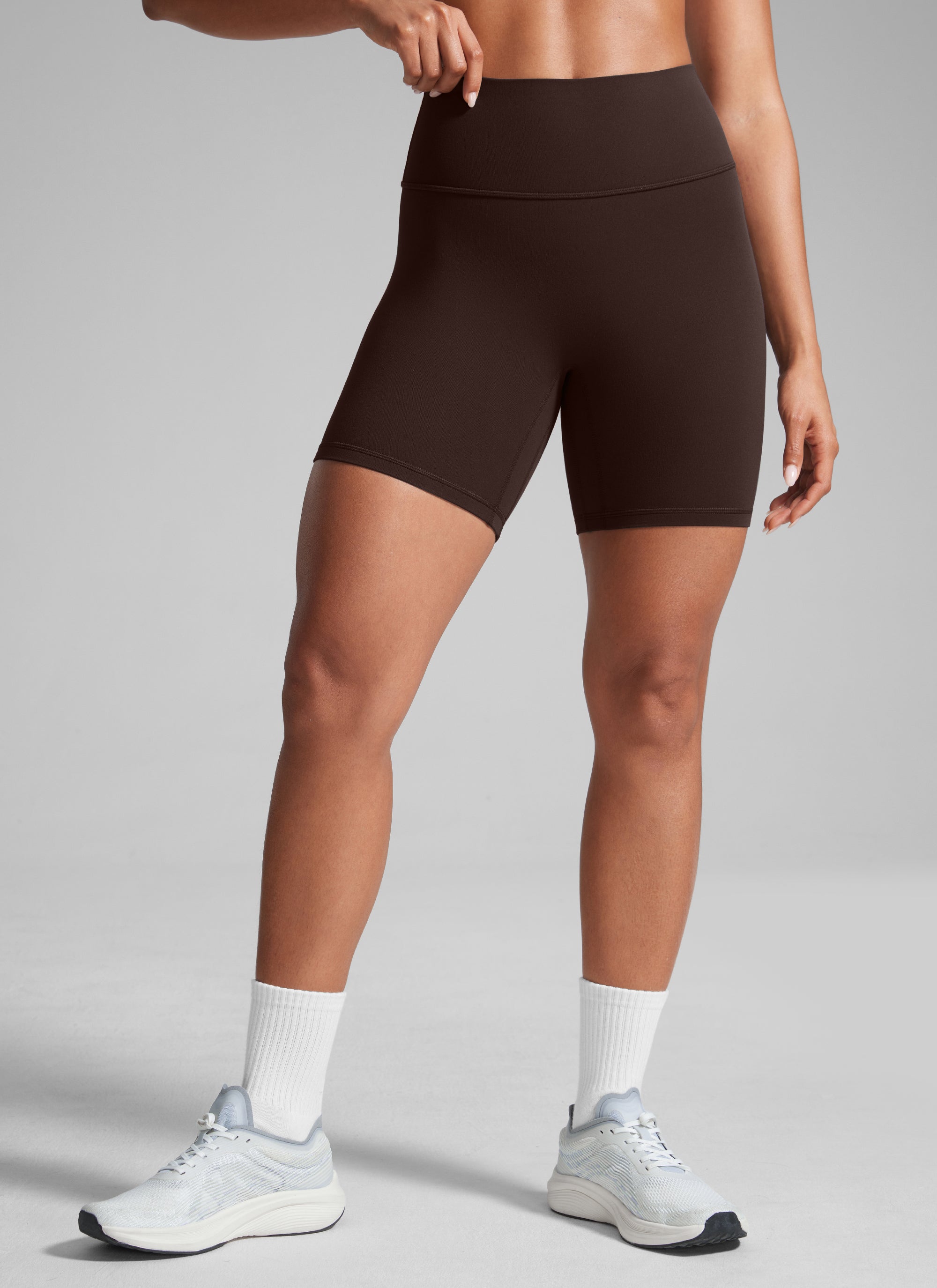 CRZ YOGA Butterlift Womens Scrunch Butt Biker Shorts 6'' No Front Seam Hot Fudge Brown