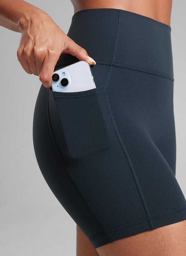 CRZ YOGA Butterlift Womens Scrunch Butt No Front Seam Pocket Biker Shorts 5'' True Navy