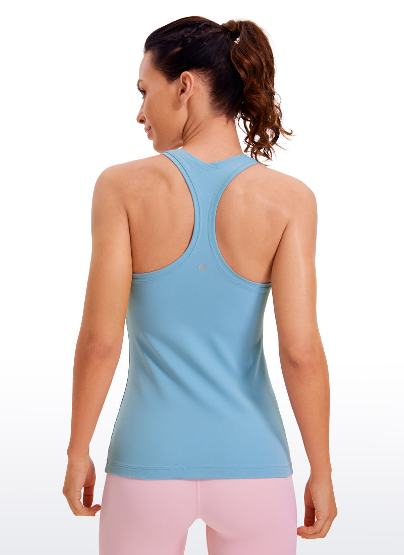 Hüftlanges Tanktop mit Racerback von Butterluxe