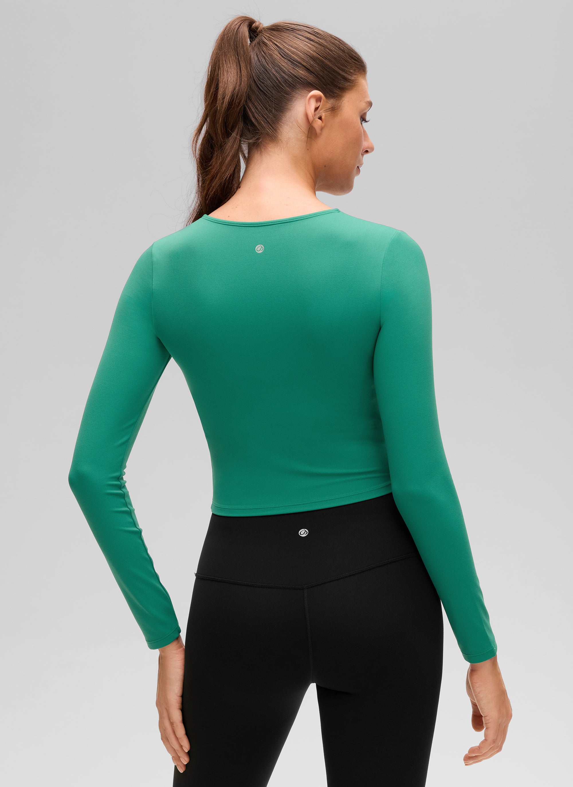 CRZ YOGA Women's Slim Fit Yoga Butterluxe Crop Long Sleeves Front Seam Cascadia Green @model_info:Gelya